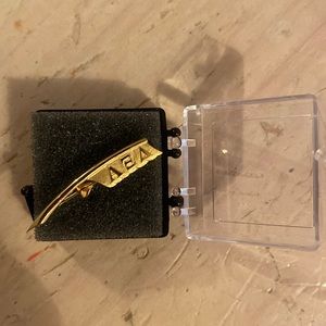 ALPHA XI DELTA QUILL